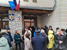 „Flashmobbal” tiltakoztak Csíkszeredában a helyi adók jelentős emelése ellen (VIDEÓ)