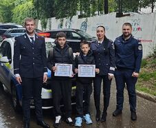 Rendőri kitüntetést kapott hat tini, mert segítettek elkapni egy rablót