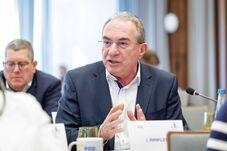 Winkler Gyula: Erdély mozgástere szűkülhet, ha Bukaresthez kerülnek az uniós fejlesztési döntések