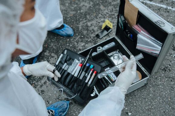 Figyelmeztető sztrájkot tartanak az igazságügyi orvosszakértők 