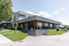 Beruházás és elismerés: új rendezvényközpont nyílt és új díjrendszer indult Háromszéken