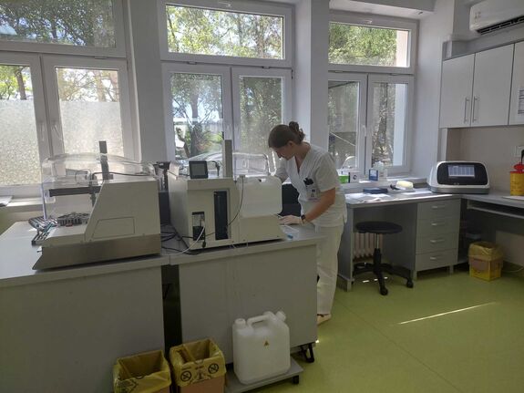 A járóbeteg rendelőbe költözött a csíkszeredai kórház laboratóriuma