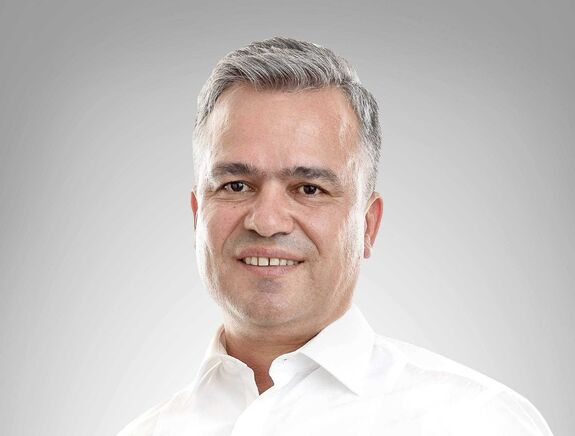 Adrian Veștea: a PNL-nek vissza kell ülnie a tárgyalóasztalhoz az Európa-barát pártokkal