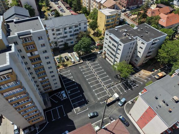 Új parkolók, megújult közterek és korszerű buszmegállók Zilahon