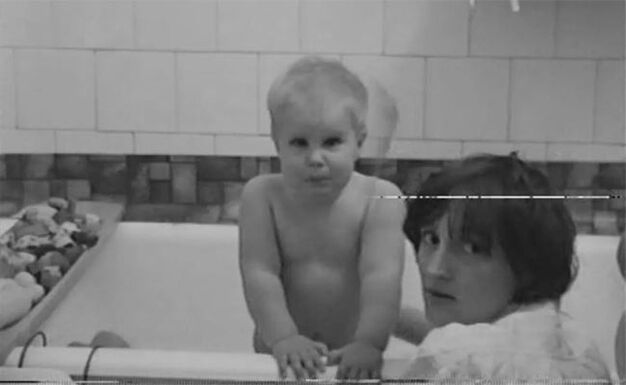 Anya után, de nem anya helyett – Egy család, amelyik kamera előtt tanult meg újra élni