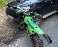 Frontálisan ütközött egy 13 éves motorozó fiú, súlyosan megsérült