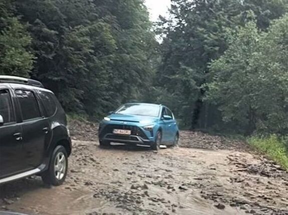 Villámárvíz miatt váltakozó irányban halad a forgalom Parajd és Gyergyóalfalu között