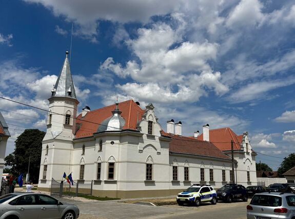 Romos épületből korszerű rendezvényközpont: felújították a sándorhomoki Kováts-kúriát