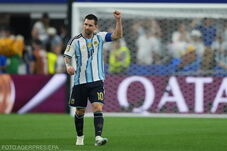 Foci-vb: büntetőt rontott, de akcióból történelmet írt Messi