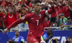 Foci-vb: Üzbegisztán ellen duplázva írt történelmet Cristiano Ronaldo