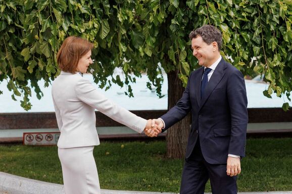 Hallgatólagosan elfogadták a Románia és a Moldovai Köztársaság egyesüléséről szóló törvénytervezetet