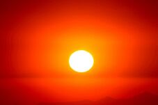 FRISSÍTVE – Elsőfokú hőségriasztás: 35 Celsius-fok is lehet  – Pénteken már 33-37 fokra kell készülni