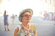 Júliustól emelkedik a nők nyugdíjkorhatára