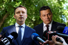 Egymást támadják a pártok – Közben az AUR „bárkivel tárgyalna” a kormánytöbbségről