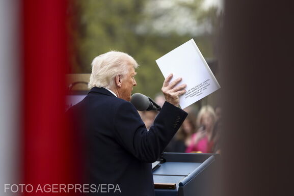 Trump 25 százalékos vámot vet ki az EU-ból érkező járművekre