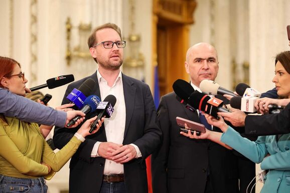 „Jelen, nem szavazok” – Az USR-sek nem voksolnak a bizalmatlansági indítványról