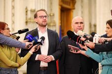 „Jelen, nem szavazok” – Az USR-sek nem voksolnak a bizalmatlansági indítványról
