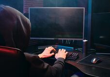 Romániai hacker csapott le Izlandon: 400 ezer eurót lopott feltörve egy bank rendszerét