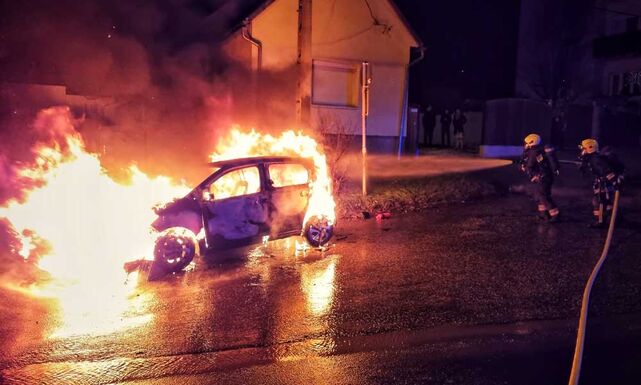 Szörnyű baleset: két huszonéves szénné égett, miután autójuk hídfőnek ütközött és kigyulladt