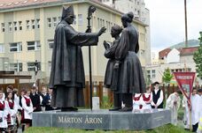 A Márton Áron-szoborcsoporthoz várják megemlékezésre a csíkszeredaiakat szombaton