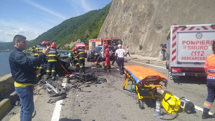 Szörnyű baleset: három autó ütközött, egy áldozat meghalt, többen súlyosan megsérültek