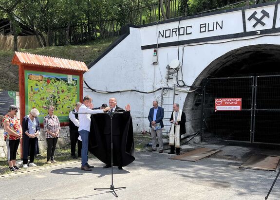 „Só és lélek” – szabadtéri fotókiállítás a parajdi bányászat múltjáról, jelenéről és jövőjéről (VIDEÓ)