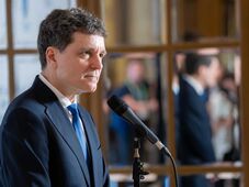 Az államfő hétfőn ismét konzultál a parlamenti pártokkal 