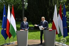 Romániával is bővítené a visegrádiak együttműködését Magyar Péter (VIDEÓ)
