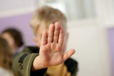 Verte és a mosdóba zárta a gyermekeket a Kolozs megyei óvónő