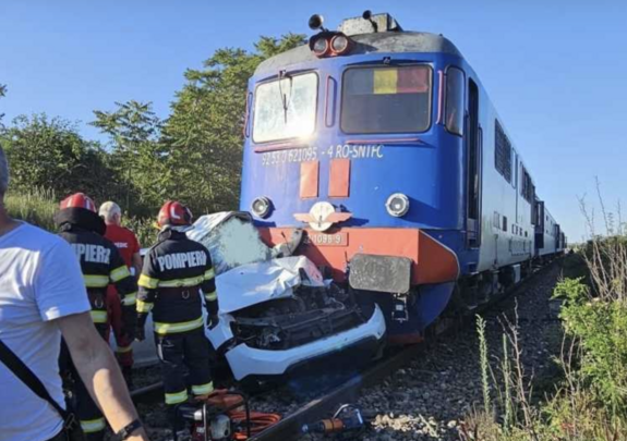 Vonat sodort el egy autót Biharpüspökiben