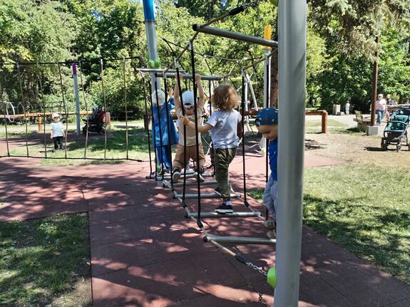 Hangszerparkkal és új játszótérrel bővült a csíkszeredai központi park