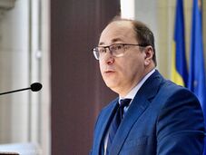 Lemondott a fizetéséről a telefonozás miatt bírált oktatási miniszter
