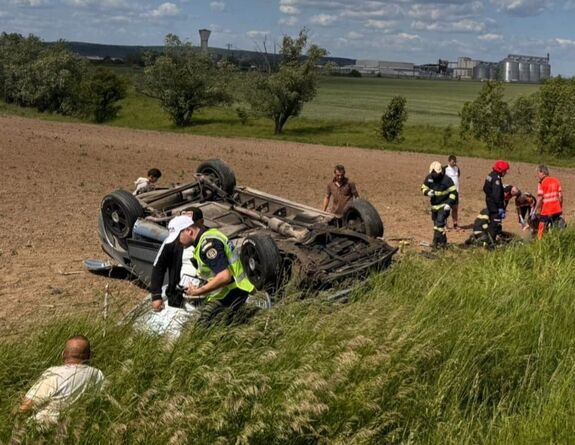 FRISSÍTVE – Három autó ütközött össze: nyolcan megsérültek, egy gyermek életét vesztette