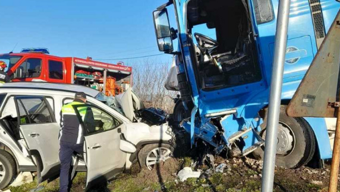 Kamionnal ütközött egy kisautó – Két nő az életét vesztette