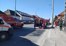 Öthónapos kisbabát szállítottak a mentővel, amely személyautóval ütközött (VIDEÓ)