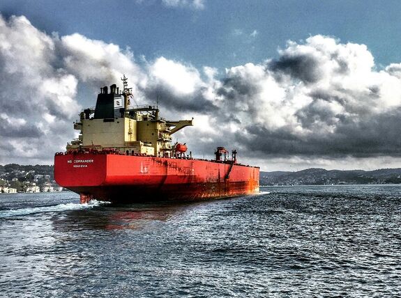 A Hormuzi-szoros elaknásítása miatt aggódik Trump