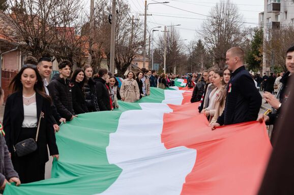 Útlezárások és felvonulások a nemzeti ünnepen Sepsiszentgyörgyön
