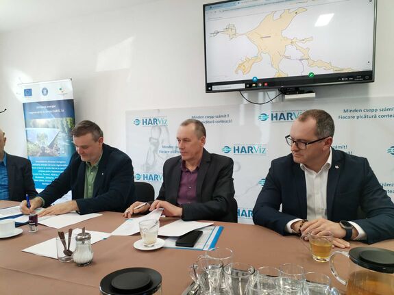 Víz- és csatornahálózat fejlesztés: Újabb Hargita megyei kivitelezési szerződéseket írtak alá