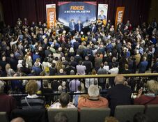 Az ukrajnai háború árnyéka a magyar belpolitikán –  Még 30 nap van a választásokig