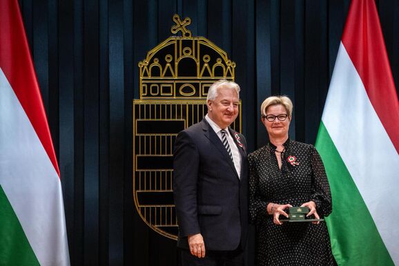 Magyar állami kitüntetést kapott Hegedüs Csilla a Bánffy-kastély felújításáért