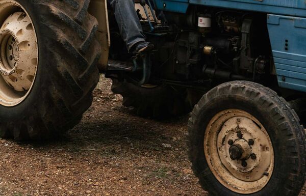 Szörnyű: traktor alá szorult és meghalt egy férfi Tordatúron