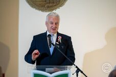 Semjén Zsoltot nemzetpolitikai munkásságáért Ezüstfenyő-díjjal tüntette ki az RMDSZ