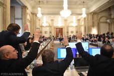 FRISSÍTVE – Cirkusz a költségvetési vitán: kétszer is elbukott a PSD indítványa