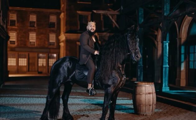 Rendőri kísérettel szállították Romániába Dani Mocanut és testvérét