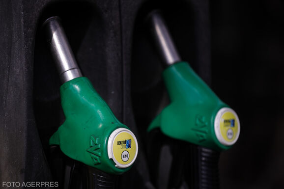 Jövő héten dönti el a kormány, hogyan fékezik az üzemanyagárak emelkedését