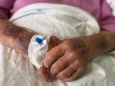 Gyógyultan távozott egy százéves hölgy a csíkszeredai kórházból