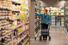 Kongatják a vészharangot: a járvány óta nem vásároltunk ennyire keveset