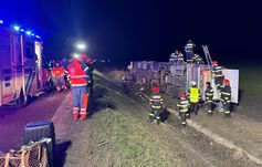 Súlyos buszbaleset: egy személy meghalt, tizennégyen megsérültek