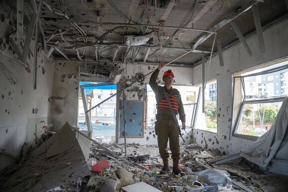 Sokan megsebesültek az Arad nevű városban becsapódott iráni ballisztikus rakéta miatt