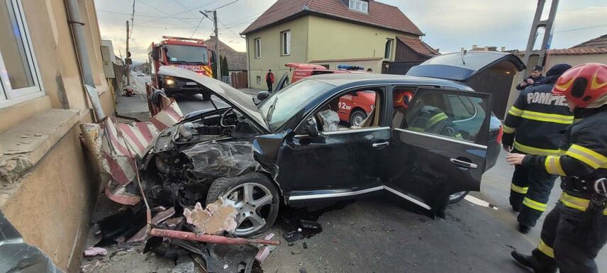 Súlyos baleset Székelyudvarhelyen – A sofőrt eszméletlenül szállították kórházba